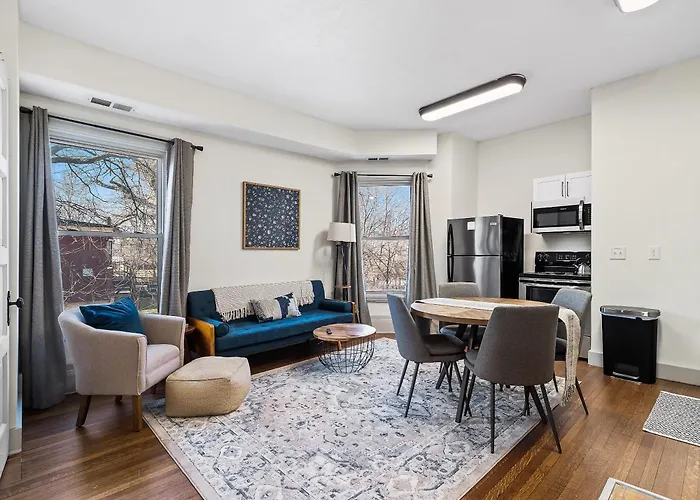 Carriage Manor - Sun Soaked 1Br - Close To Ccf