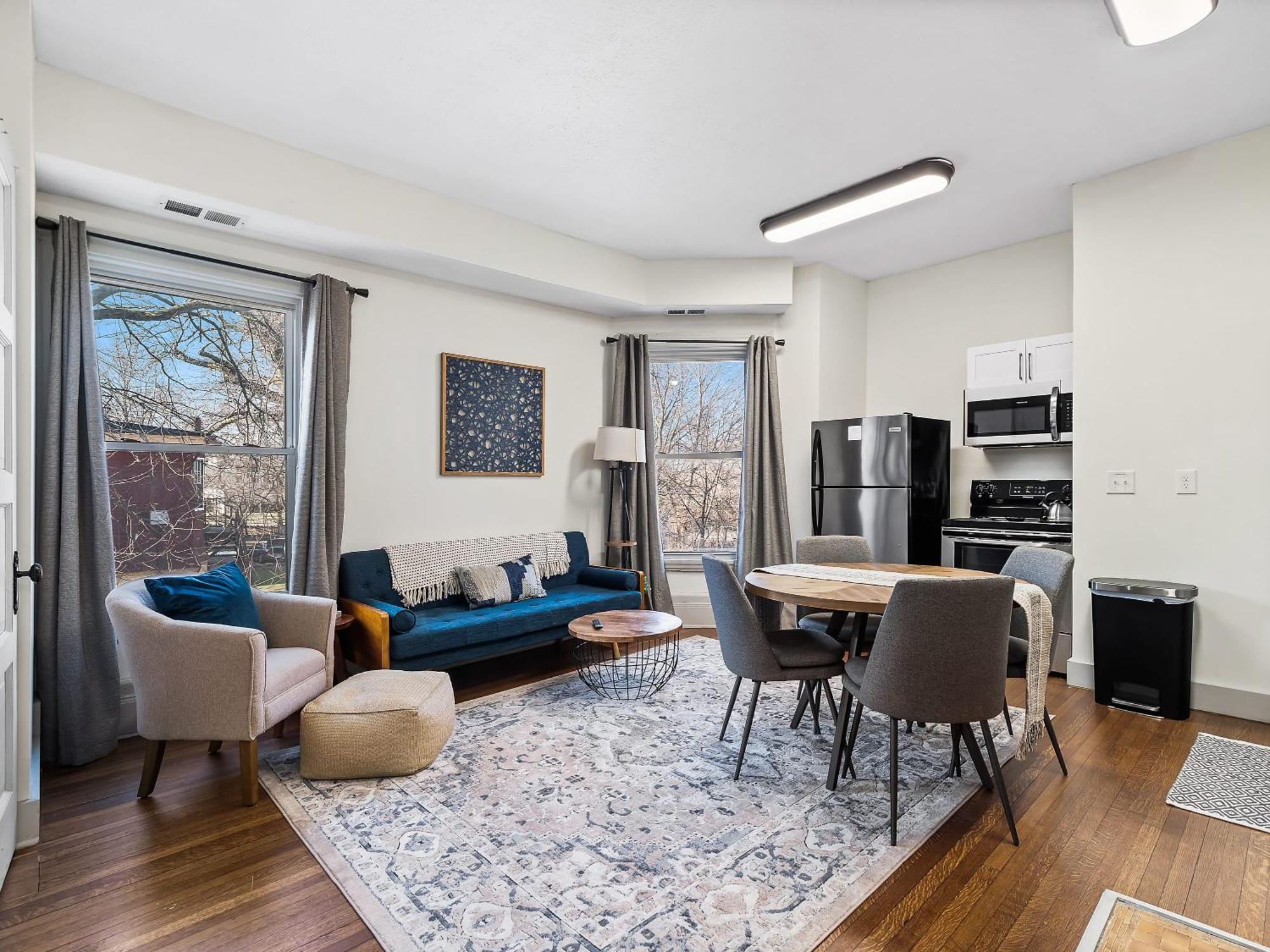 Carriage Manor - Sun Soaked 1br - Close To Ccf Apartamento *