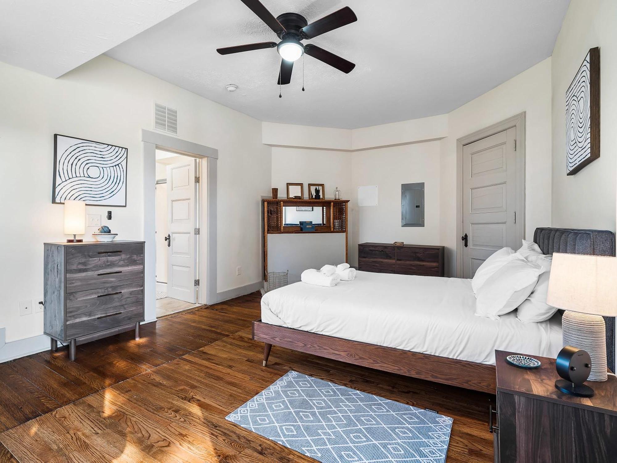 Apartment Carriage Manor - Sun Soaked 1br - Close To Ccf Cleveland